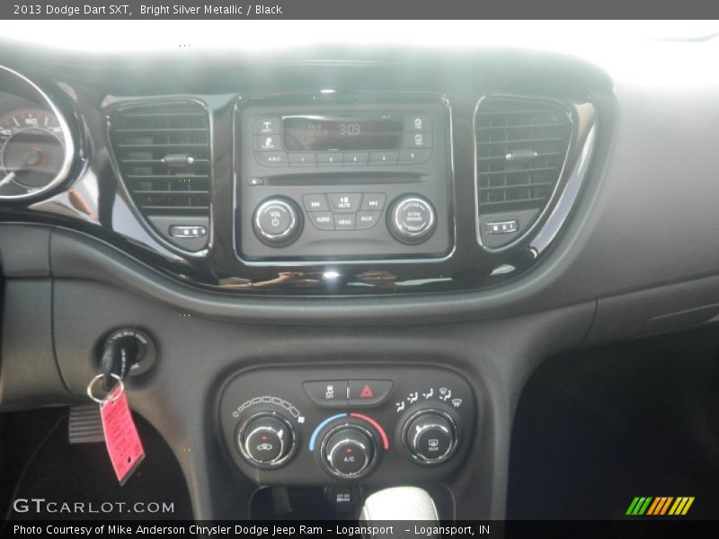 Bright Silver Metallic / Black 2013 Dodge Dart SXT