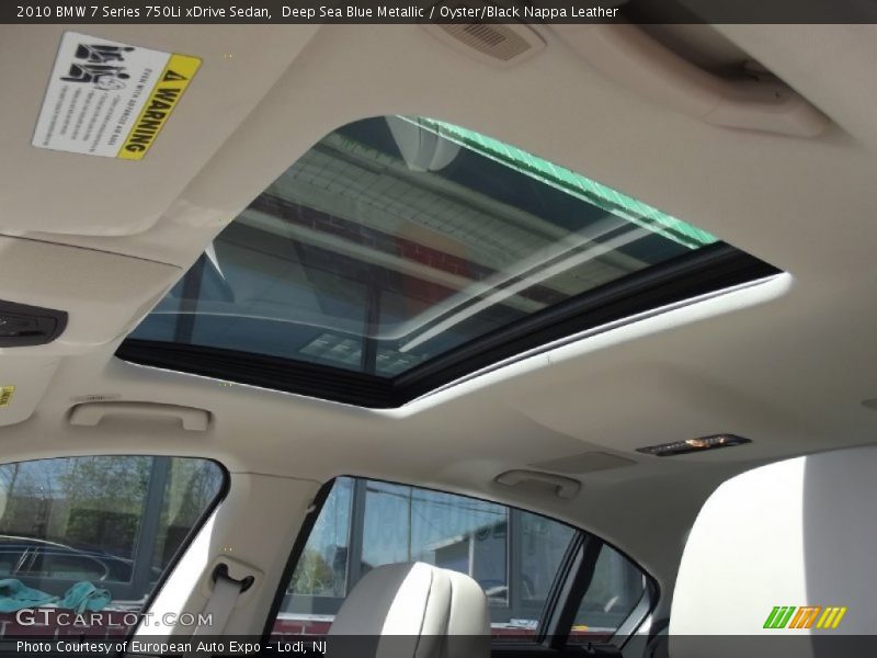 Sunroof of 2010 7 Series 750Li xDrive Sedan