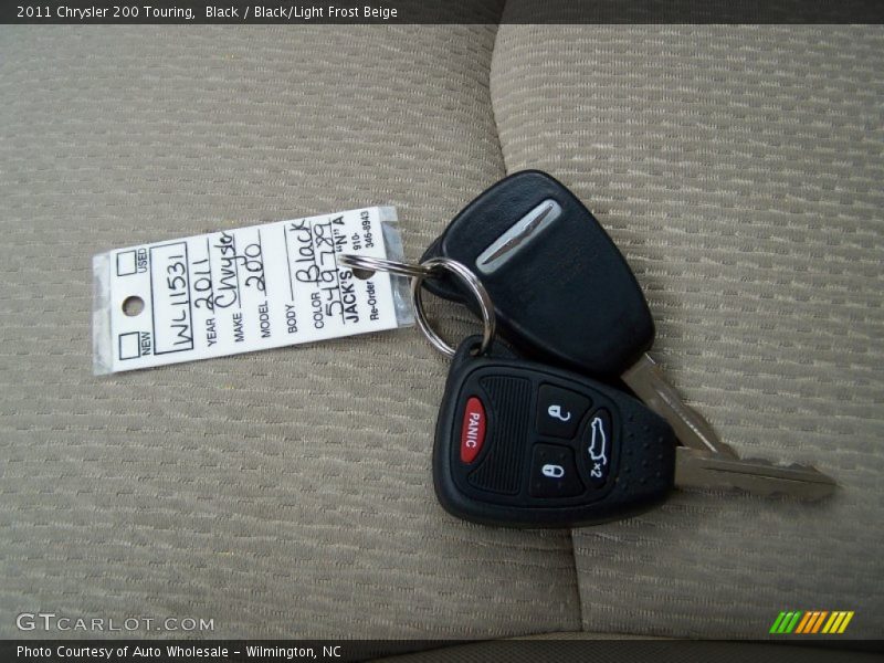 Black / Black/Light Frost Beige 2011 Chrysler 200 Touring