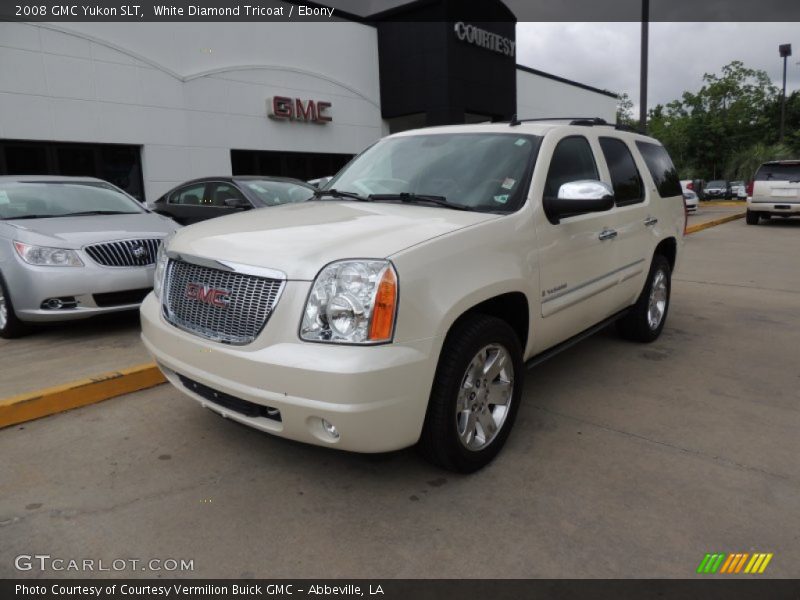 White Diamond Tricoat / Ebony 2008 GMC Yukon SLT