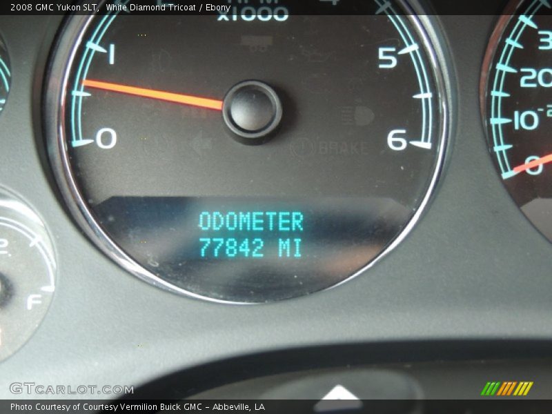 White Diamond Tricoat / Ebony 2008 GMC Yukon SLT