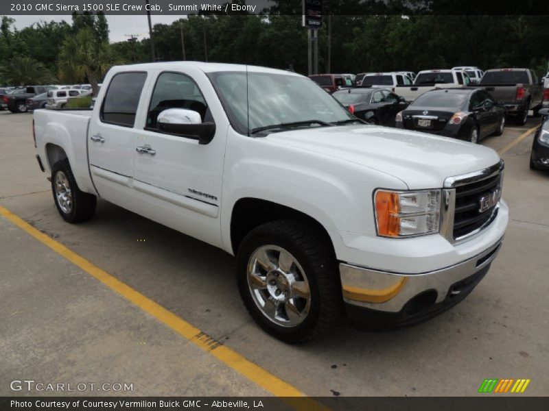 Front 3/4 View of 2010 Sierra 1500 SLE Crew Cab