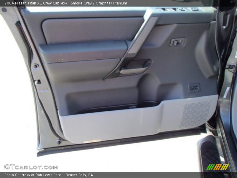 Smoke Gray / Graphite/Titanium 2004 Nissan Titan XE Crew Cab 4x4