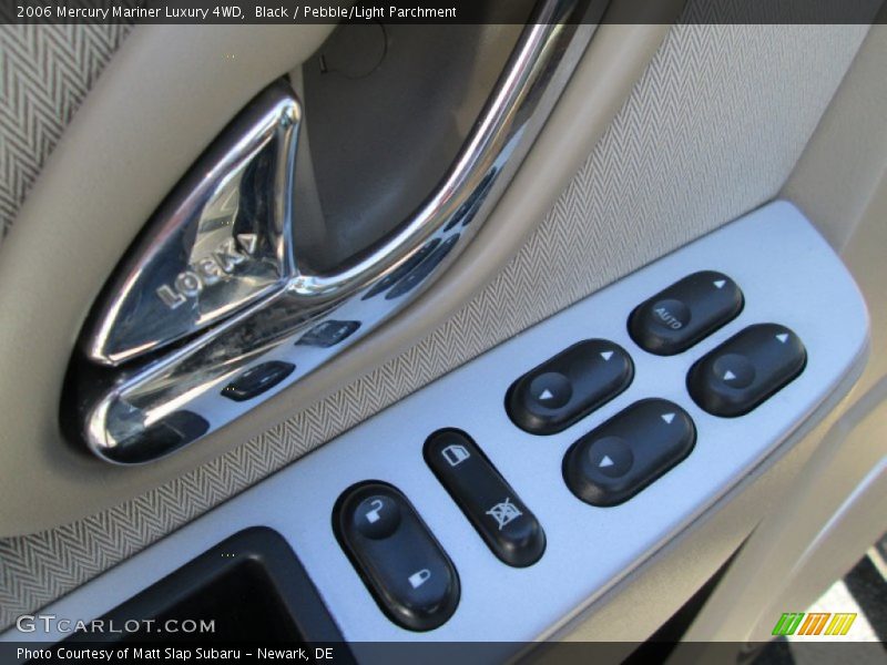 Black / Pebble/Light Parchment 2006 Mercury Mariner Luxury 4WD