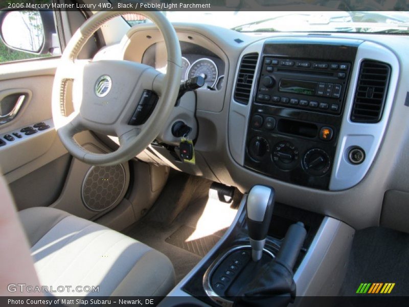Black / Pebble/Light Parchment 2006 Mercury Mariner Luxury 4WD