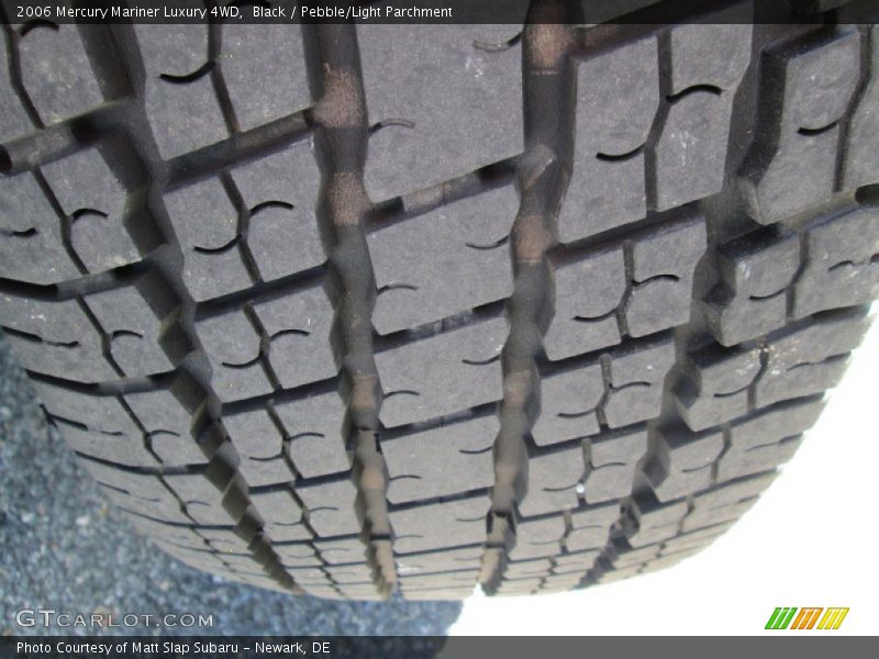 Black / Pebble/Light Parchment 2006 Mercury Mariner Luxury 4WD