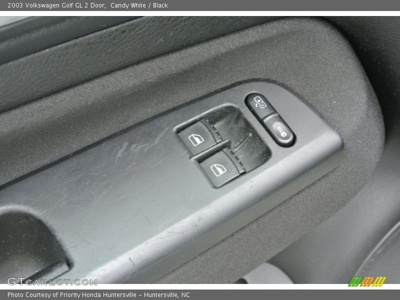 Candy White / Black 2003 Volkswagen Golf GL 2 Door