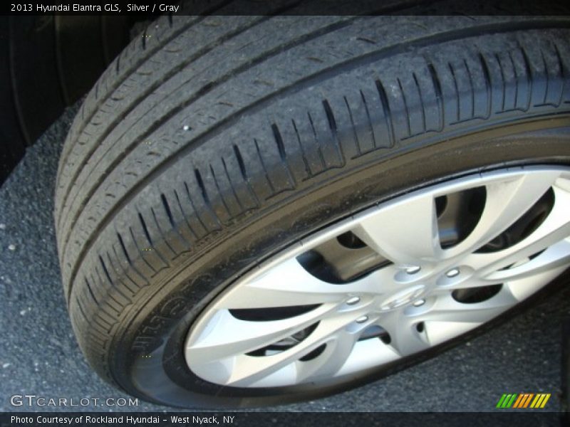 Silver / Gray 2013 Hyundai Elantra GLS