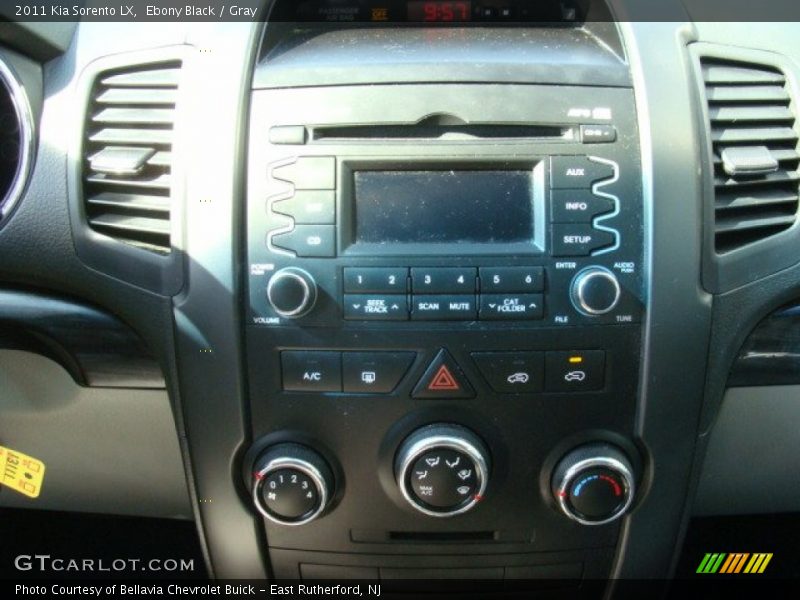 Ebony Black / Gray 2011 Kia Sorento LX