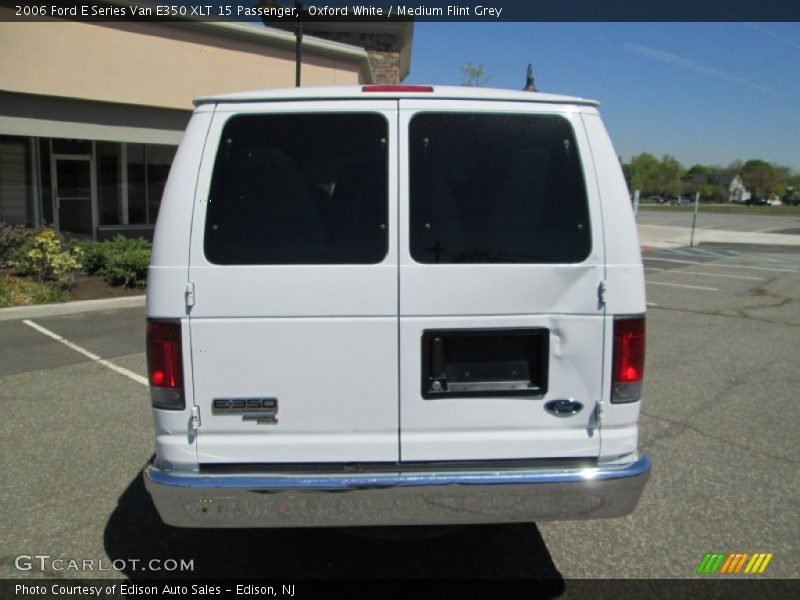 Oxford White / Medium Flint Grey 2006 Ford E Series Van E350 XLT 15 Passenger