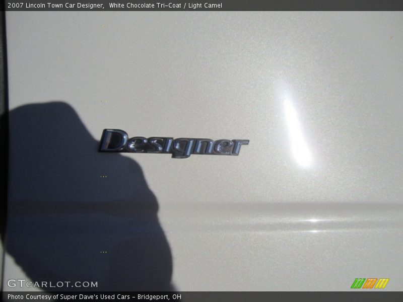 White Chocolate Tri-Coat / Light Camel 2007 Lincoln Town Car Designer