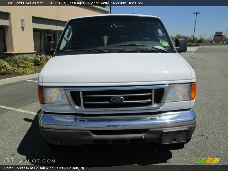 Oxford White / Medium Flint Grey 2006 Ford E Series Van E350 XLT 15 Passenger