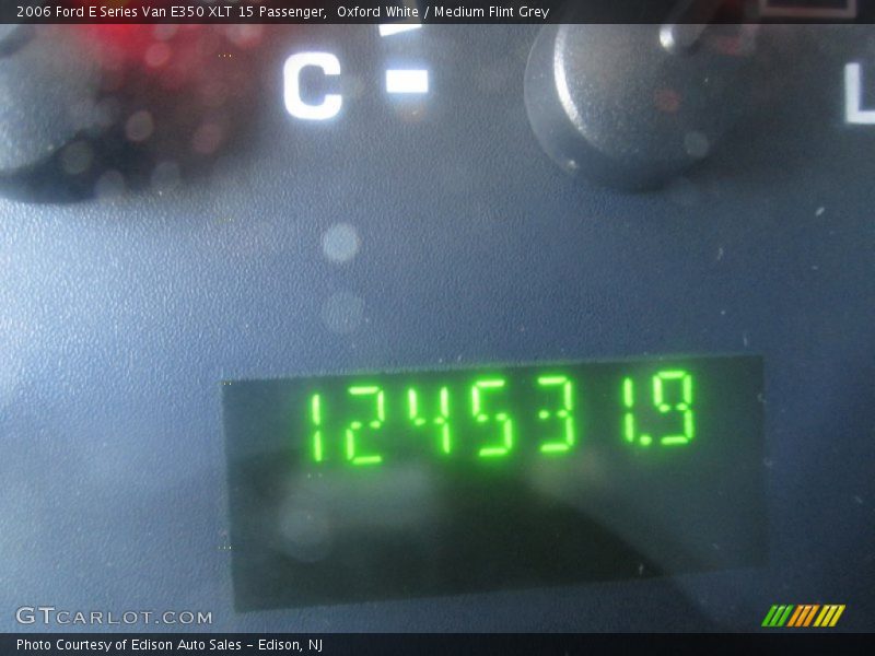 Oxford White / Medium Flint Grey 2006 Ford E Series Van E350 XLT 15 Passenger
