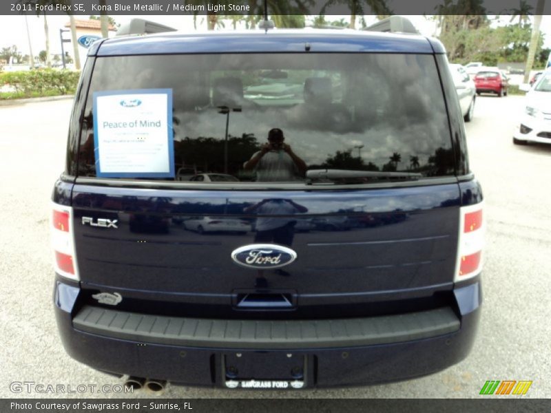 Kona Blue Metallic / Medium Light Stone 2011 Ford Flex SE