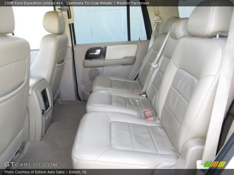 Cashmere Tri-Coat Metallic / Medium Parchment 2006 Ford Expedition Limited 4x4