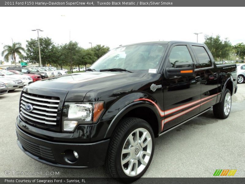 Front 3/4 View of 2011 F150 Harley-Davidson SuperCrew 4x4