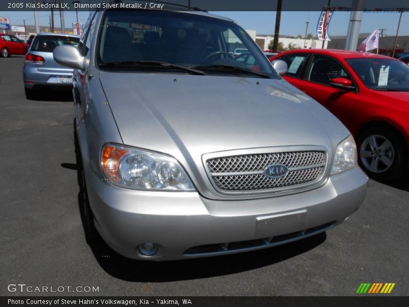 Diamond Silver Metallic / Gray 2005 Kia Sedona LX