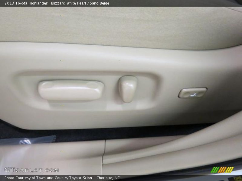 Blizzard White Pearl / Sand Beige 2013 Toyota Highlander