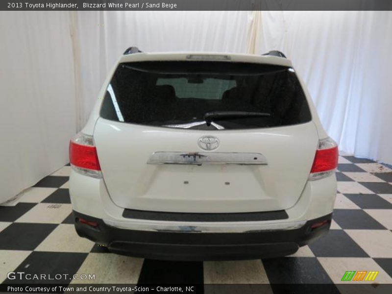 Blizzard White Pearl / Sand Beige 2013 Toyota Highlander