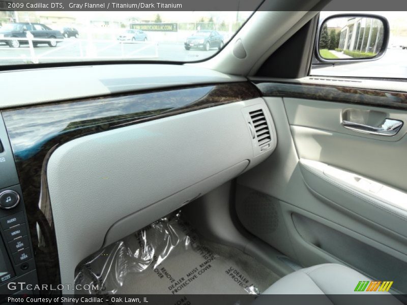 Gray Flannel / Titanium/Dark Titanium 2009 Cadillac DTS