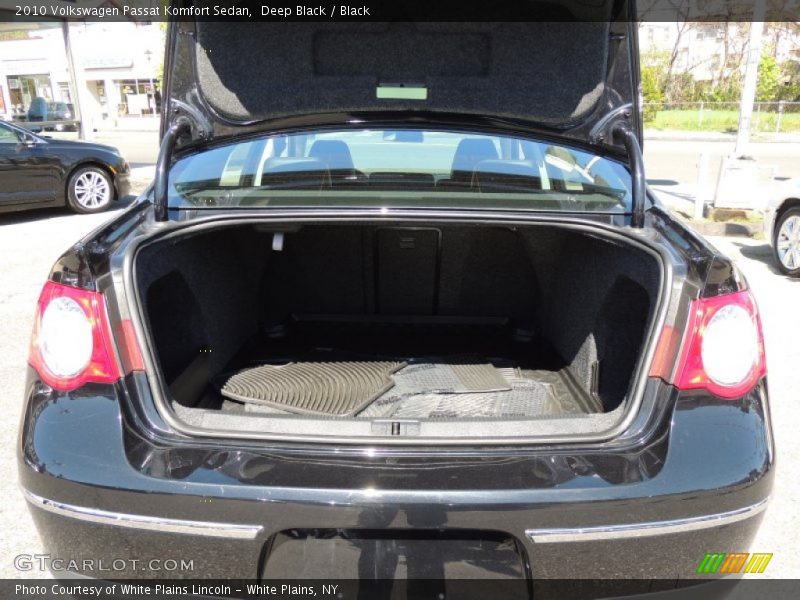 Deep Black / Black 2010 Volkswagen Passat Komfort Sedan