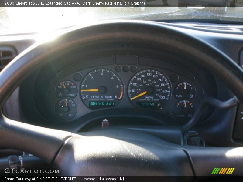 Dark Cherry Red Metallic / Graphite 2000 Chevrolet S10 LS Extended Cab 4x4