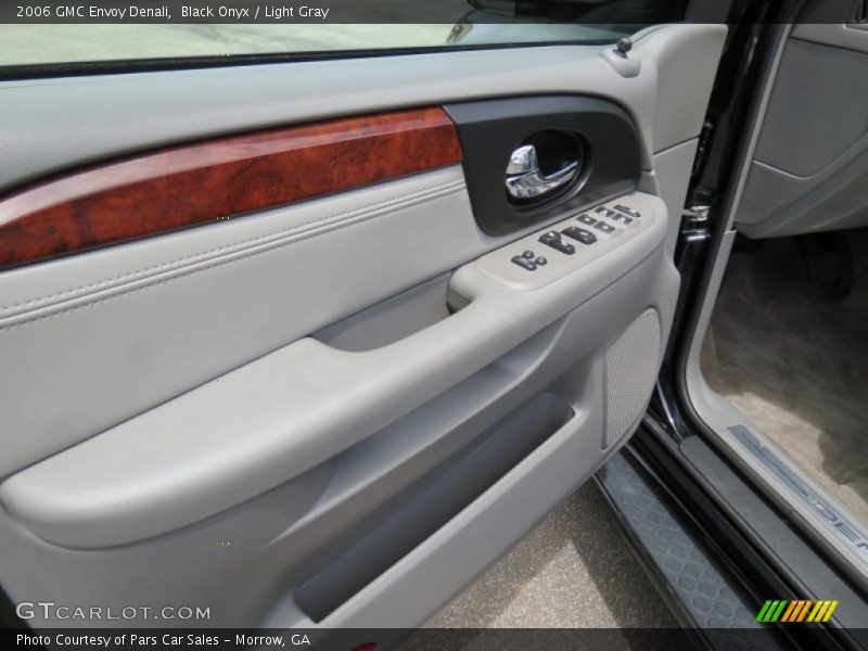 Black Onyx / Light Gray 2006 GMC Envoy Denali