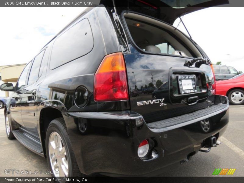 Black Onyx / Light Gray 2006 GMC Envoy Denali