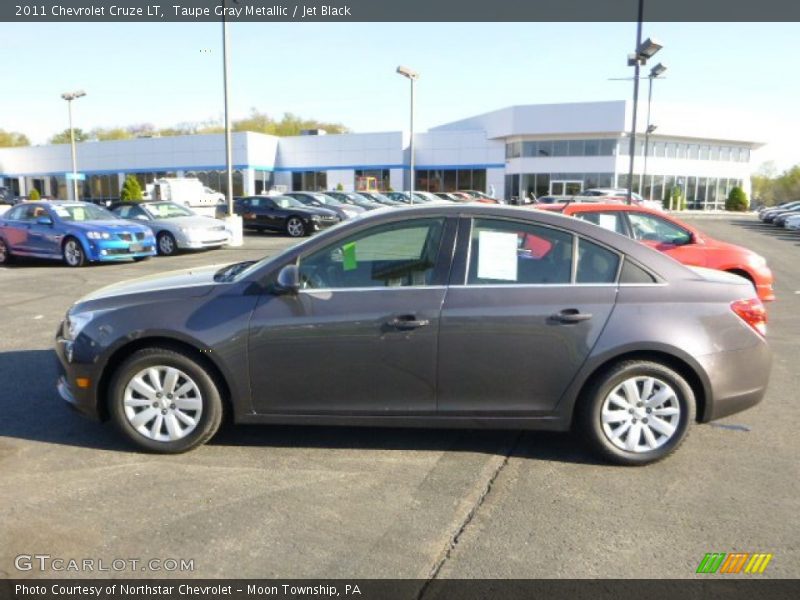 Taupe Gray Metallic / Jet Black 2011 Chevrolet Cruze LT
