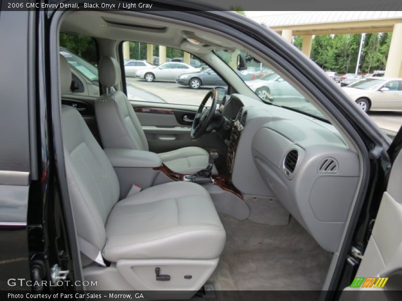 Black Onyx / Light Gray 2006 GMC Envoy Denali