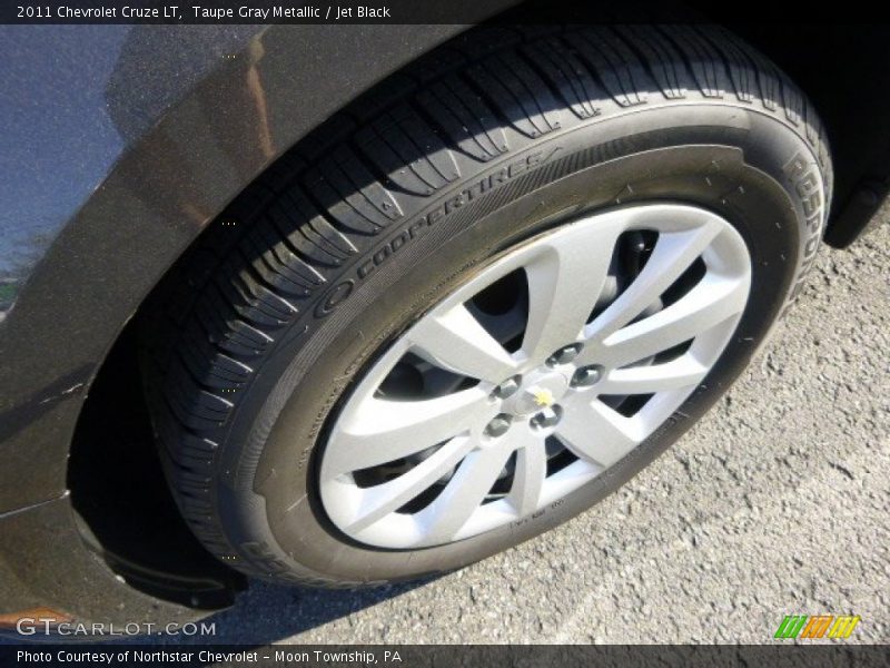 Taupe Gray Metallic / Jet Black 2011 Chevrolet Cruze LT
