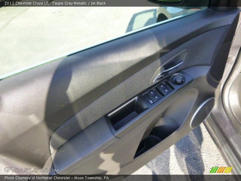 Taupe Gray Metallic / Jet Black 2011 Chevrolet Cruze LT