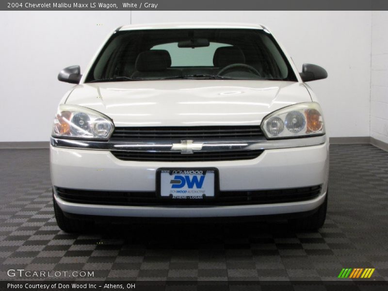 White / Gray 2004 Chevrolet Malibu Maxx LS Wagon