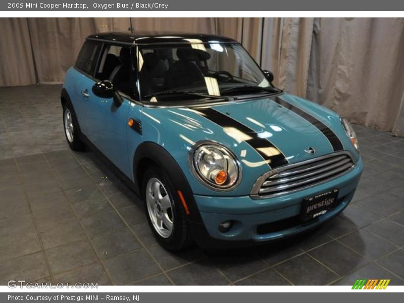 Oxygen Blue / Black/Grey 2009 Mini Cooper Hardtop