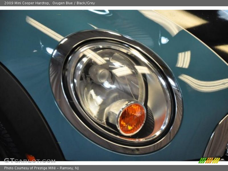 Oxygen Blue / Black/Grey 2009 Mini Cooper Hardtop