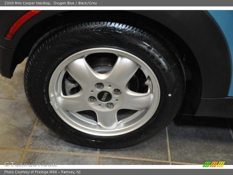 Oxygen Blue / Black/Grey 2009 Mini Cooper Hardtop