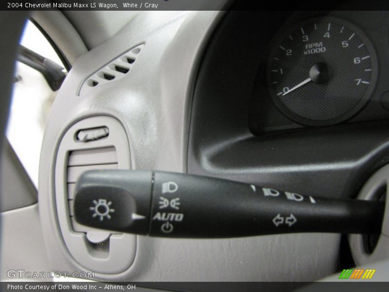 White / Gray 2004 Chevrolet Malibu Maxx LS Wagon