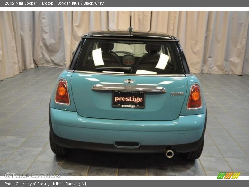 Oxygen Blue / Black/Grey 2009 Mini Cooper Hardtop