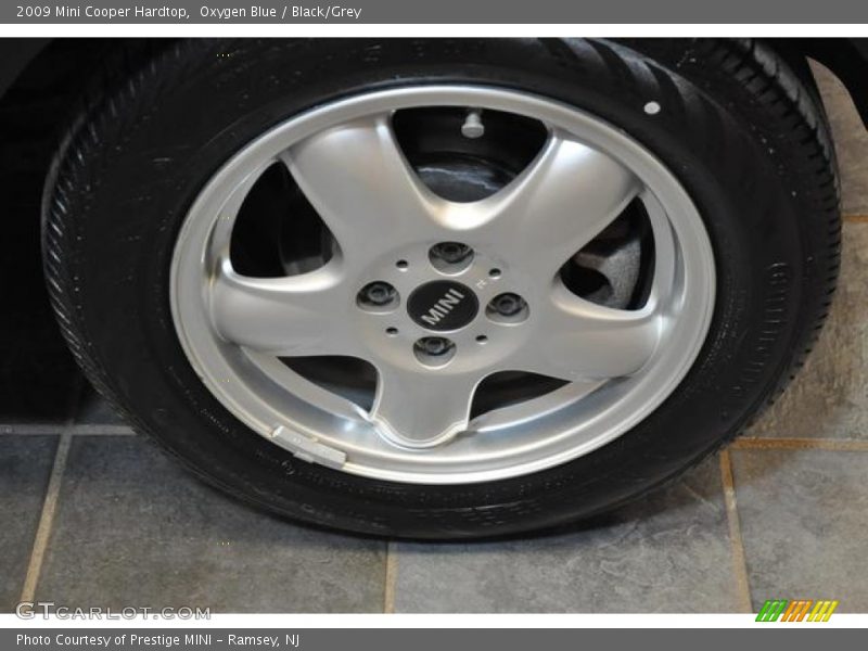 Oxygen Blue / Black/Grey 2009 Mini Cooper Hardtop