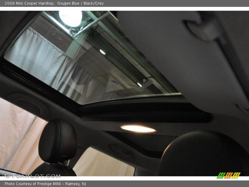 Oxygen Blue / Black/Grey 2009 Mini Cooper Hardtop