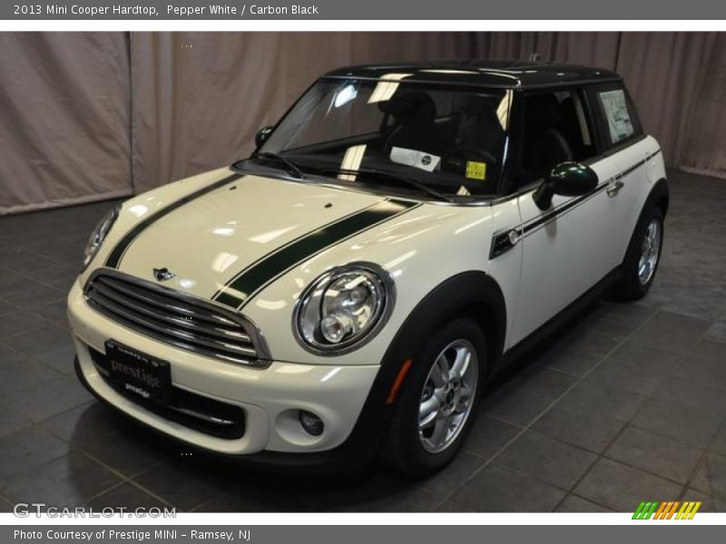 Pepper White / Carbon Black 2013 Mini Cooper Hardtop