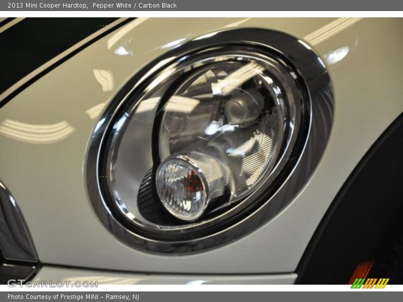 Pepper White / Carbon Black 2013 Mini Cooper Hardtop