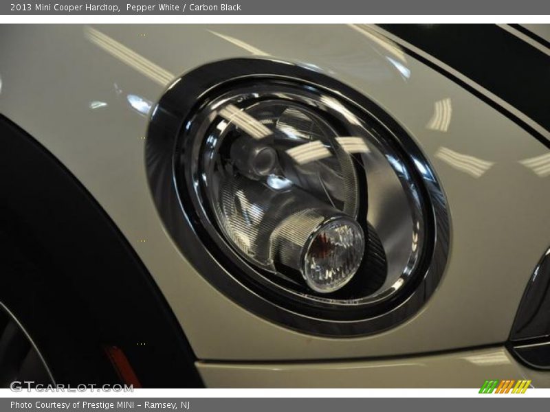 Pepper White / Carbon Black 2013 Mini Cooper Hardtop