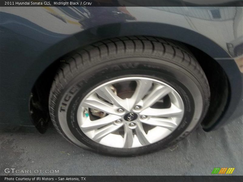 Midnight Black / Gray 2011 Hyundai Sonata GLS