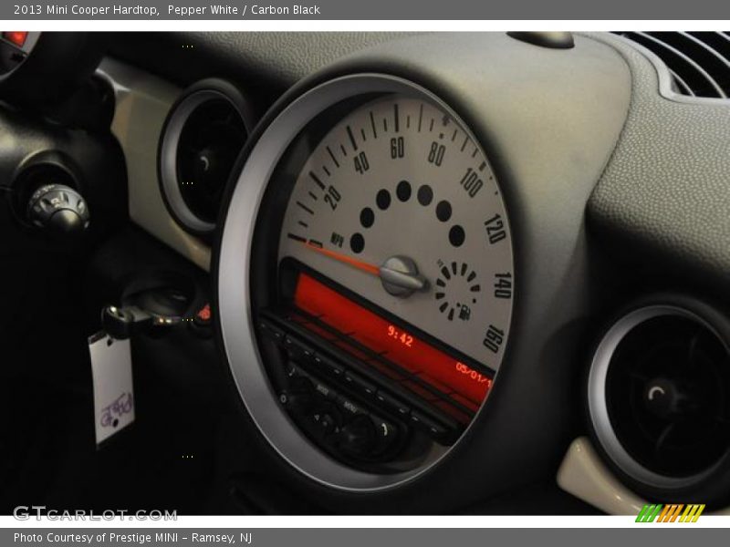 Pepper White / Carbon Black 2013 Mini Cooper Hardtop