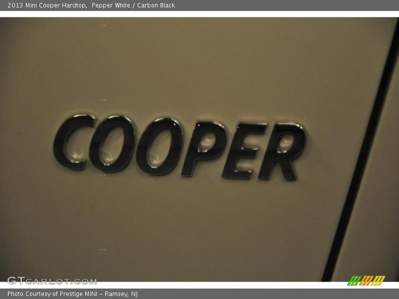 Pepper White / Carbon Black 2013 Mini Cooper Hardtop