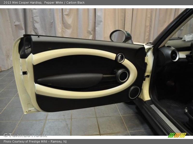 Pepper White / Carbon Black 2013 Mini Cooper Hardtop
