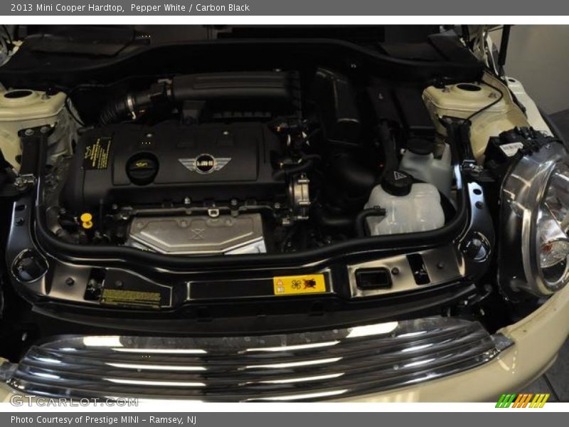 Pepper White / Carbon Black 2013 Mini Cooper Hardtop