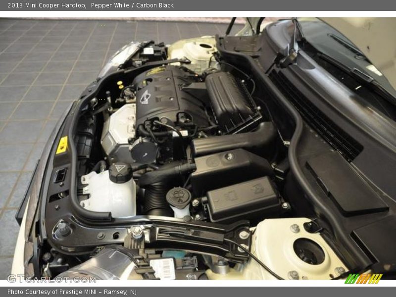 Pepper White / Carbon Black 2013 Mini Cooper Hardtop