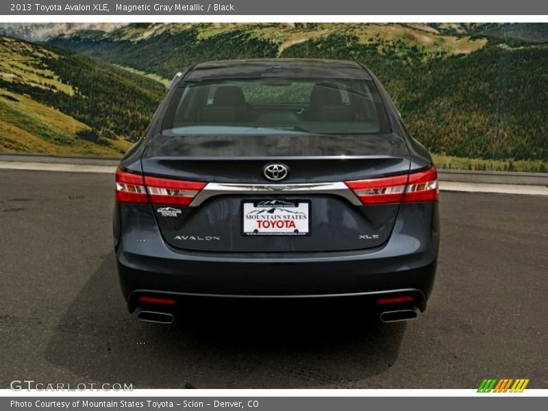 Magnetic Gray Metallic / Black 2013 Toyota Avalon XLE